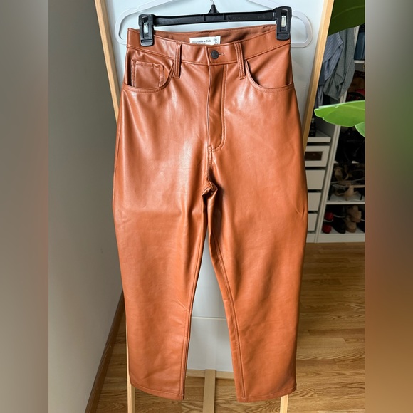 Abercrombie & Fitch Denim - Abercrombie & Fitch Women's Brown Leather ultra high rise